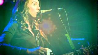 Brandi Carlile - Dying Day w/ Lyrics on screen
