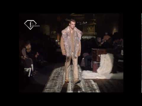 fashiontv | FTV.com - MILAN MAN F/W 2009-10- ROBERTO CAVALLI