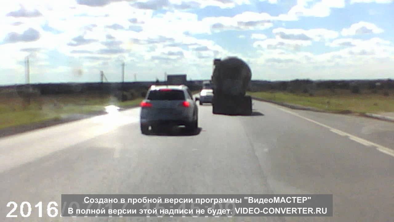 Смертельное столкновение цементовоза и трех легковых автомобилей в Ленинградской области