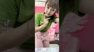 【可愛い】どこ見てるの？♡