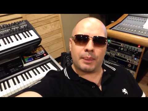 Dj.Kazzanova live at Vevo Lounge.