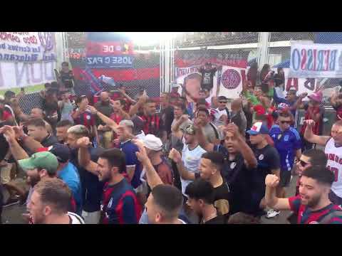 "Entrada de la Butteler - San Lorenzo 1 - Sarmiento 0 // Cuervo te queremos ver campeon..." Barra: La Gloriosa Butteler &bull; Club: San Lorenzo &bull; País: Argentina
