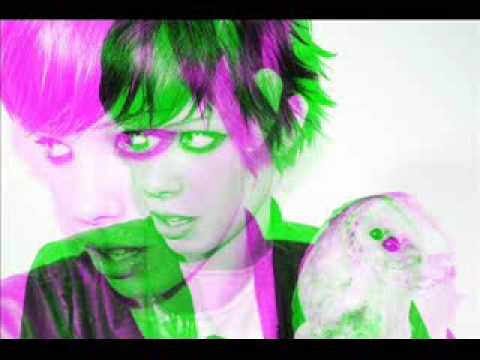 Magic Spells vs Starlett Johansson - Crystal Castles vs The Teenagers