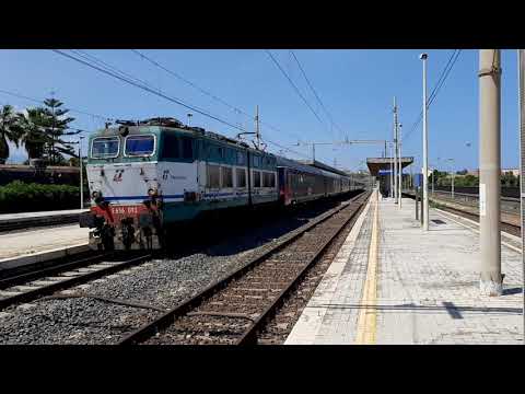 E656.093 ICN 35967 Milano-Siracusa con Carrozze X C6 e revamp . STAZIONE DI ACIREALE