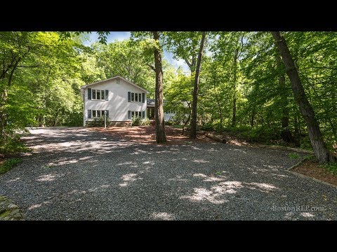 100 Johnson Rd, Wincheste,  MA - Janet Halloran - Tel 617-947-3119