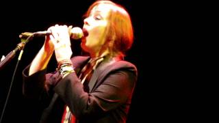 Suzanne Vega - The Man Who Played God (Live in Singapore, 18-Jan 2012)