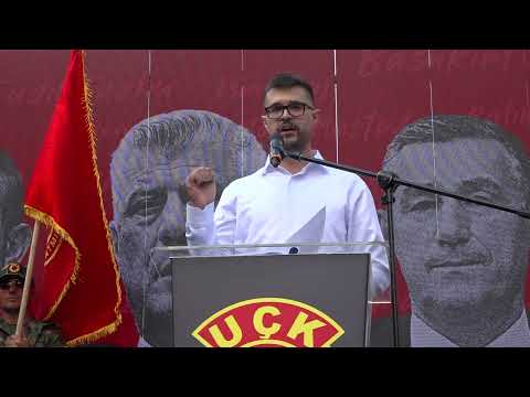 Djali i dëshmorit emocionon: UÇK ja nuk u dorëzua para Serbisë, s’dorëzohet as para Speciales