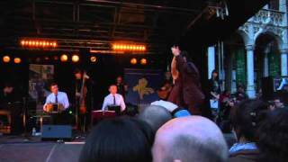 BTF 2011 - Soledad Tango Brussels Grand Place y El Pájaro y Maria Belén 05