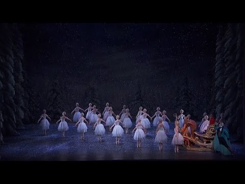 The Nutcracker – The Waltz of the Snowflakes (The Royal Ballet)