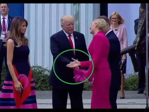 Donald Trump in handshake trouble... again!!!