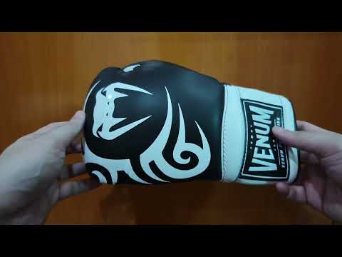 Unboxing: 10oz Venum Giant 2.0 Mike Tyson - Pro Boxing Gloves with Laces #miketyson #venum #boxing