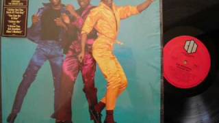 The Reddings - (Sittin' On) The Dock Of The Bay