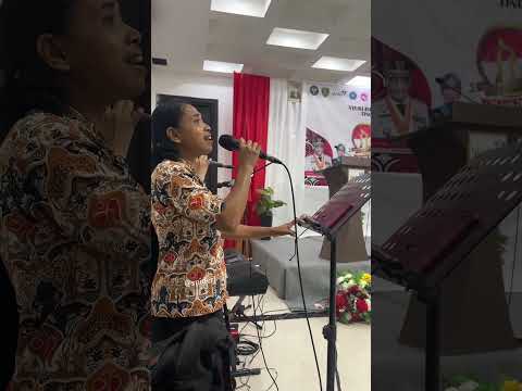 Kaulah Segalanya.  Cover by Nita Sapulette