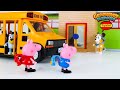 Peppa Pig Y Bluey Van A La Escuela