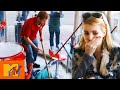 Emma Roberts Floods A Frozen Yoghurt Store Punk D