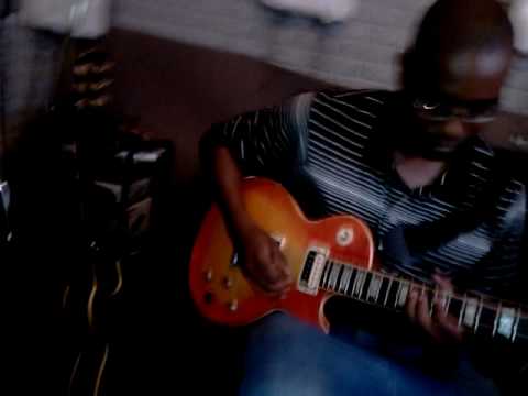 Dj Cool & Khari Wynn n the yo (1)