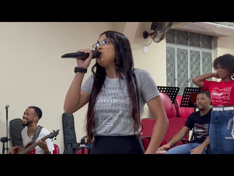 ELA EMOCIONOU A TODOS COM ESTE LOUVOR 🥺🔥 Culto Consagra