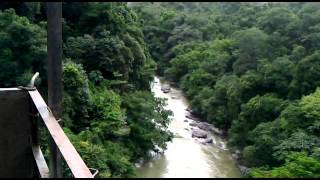 preview picture of video 'Pasando el rio Nare entre San Carlos y Caracoli'