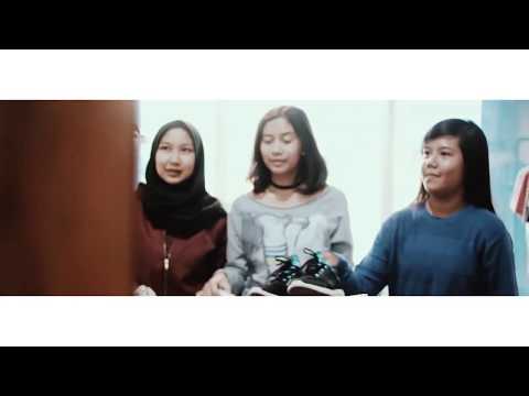 download lagu mp3 mp4 Clogs For Kitchen Workers, download lagu Clogs For Kitchen Workers gratis, unduh video klip Clogs For Kitchen Workers