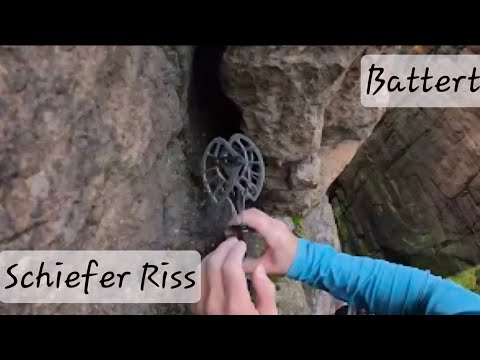 Klettern am Battert. Schiefer Riss 4-.🔴 #climbing #rockclimbing #sportclimbing #adventure #outdoors 