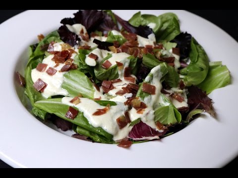 Ensalada Con Jamón Serrano Crispy y Aderezo De Manzana