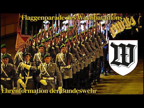 Preußischer Präsentiermarsch: Flaggenparade des Wachbataillons BMVg - Ehrenformation der Bundeswehr