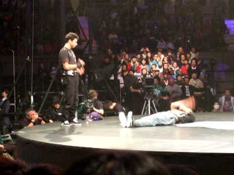Red Bull BC One 2010 Tokyo Semi Final Lil G vs Neguin