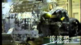 preview picture of video 'Handley Page Halifax NA337 Dec 1995'