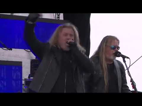 KABÁT NA STŘEŠE Lady Gag a Rin 2019