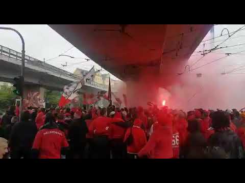 Hallescher FC - Eintracht Braunschweig Fanmarsch zum Stadion!