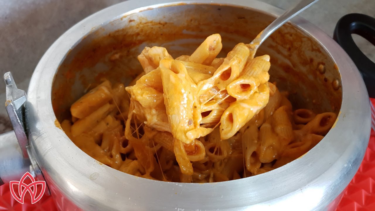 MACARRÃO CREMOSO NA PANELA DE PRESSÃO - Super rápido | Tathi Calicchio