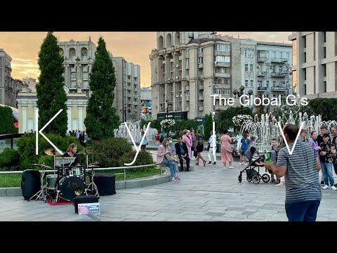 UKRAINE Awesome Street Music Drummer at Maidan Nezhaleznosti (Kyiv)