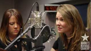 Della Mae - Paper Prince [Live at WAMU&#39;s Bluegrass Country]