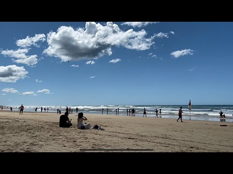 Main Beach Gold Coast Australia - Aroush & JB play at the beach