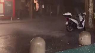 Bologna, il video del maxi temporale (con grandine): decine di interventi dei vigili del fuoco in...