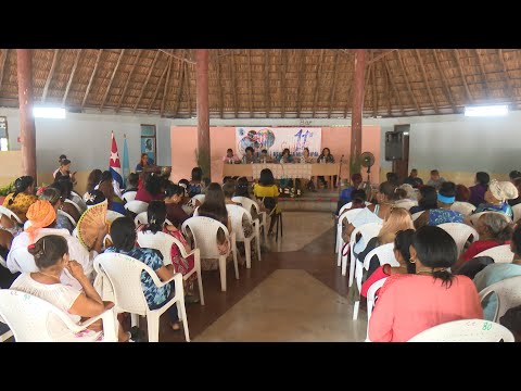 Celebran Onceno Congreso mujeres de Santa Isabel de las Lajas