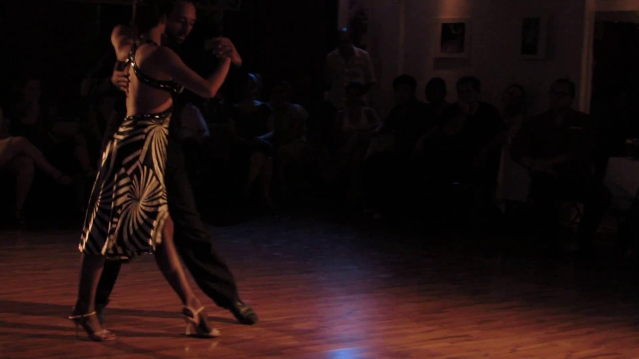 Leonel Di Cocco y Camila Danelli - Milonga Dos Orillas (1/2)