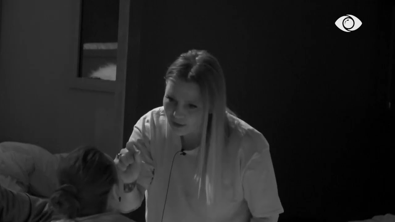 Ajo të ka provokuar për…/ Gerta bisedon me Eglin për Rozanën, banorja: Ajo më ka…