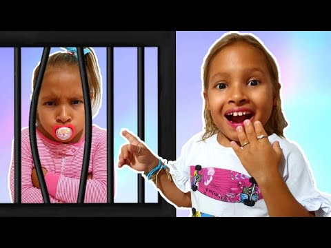 Carol finge ter uma irmã bebê ★ شفا دخلت البيبي السجن ! - Gatinha das Artes