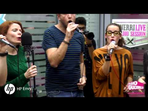 Jazzappella - Jingle Bells Live on Radio Guerilla