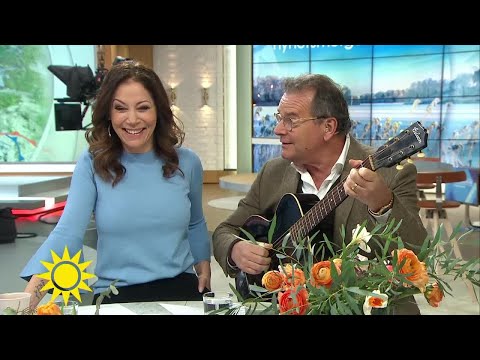 Här brister Steffo ut i sång för Tilde: "När huvudtofsen blivit en flint" - Nyhetsmorgon (