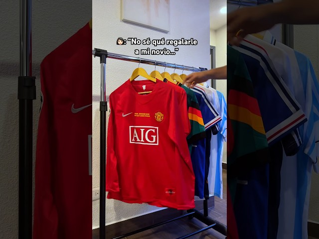 Vídeo relacionado con Botella Térmica Personalizada Fútbol Sevilla | Regalo Original para Aficionados del Fútbol | Regalo Camisetas Equipos Futbol | Termo Acero Inoxidable Doble Capa 500 ml (Sevilla)