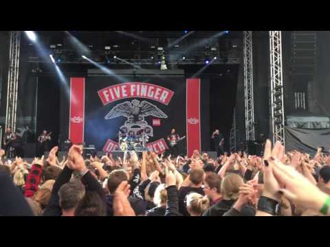Five Finger Death Punch tons of rock Halden😊
