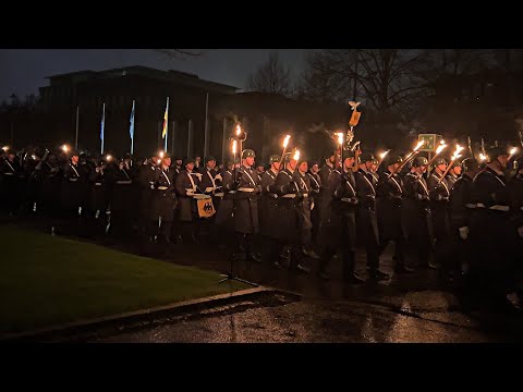 Preußischer Zapfenstreichmarsch: Ausmarsch Wachbataillon/Stabsmusikkorps Bundeswehr GZ 17.04.2023