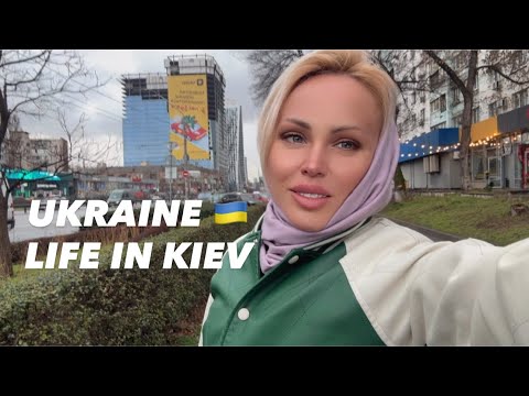 Ukraine 🇺🇦Life in Kiev. December 22, 2025. The Streets of Kiev, Ukraine. Streets Scenes. 