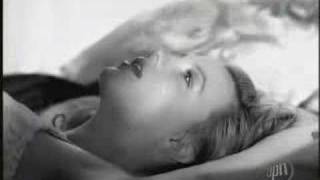 Britney Spears - Girl In The Mirror