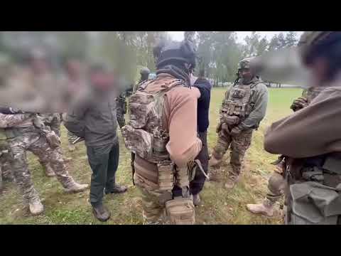 Advising the lads on knife placement