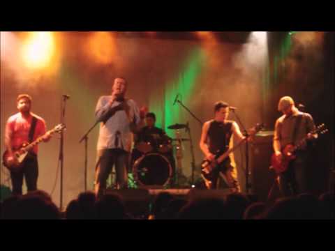 Hobo at the Railroadstation Verpass den Zoch