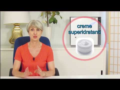 Il pigmentary nota su pelle su spalle Le creme di decolorazione di mano da pigmentary notano su