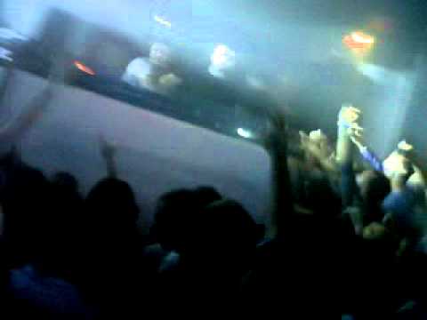 Ibiza 2011 - Pacha- Swedish House Mafia - We Are Your Friends (Justice)